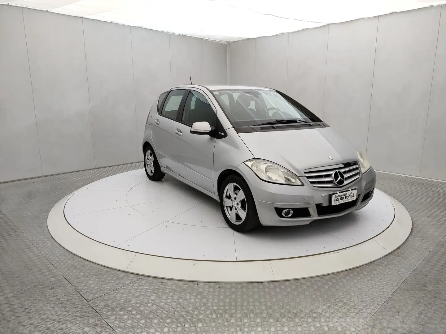 Mercedes-Benz A 180 A 180 BlueEFFICIENCY Avantgarde Plateado - 1