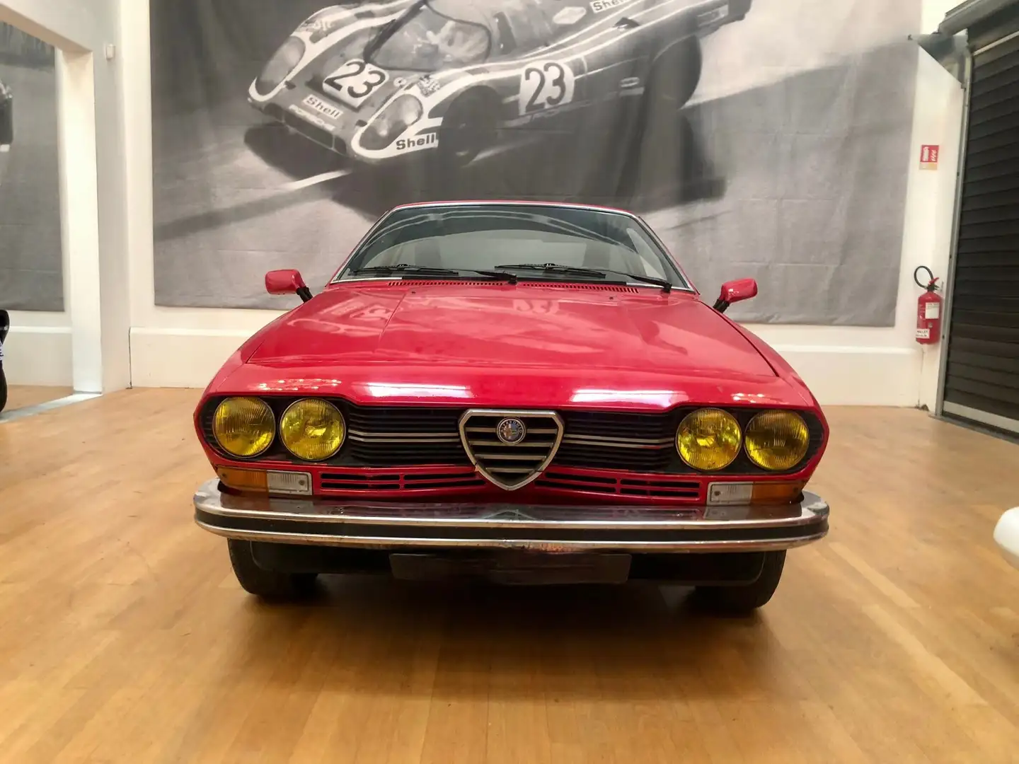 Alfa Romeo Alfetta GTV Czerwony - 1