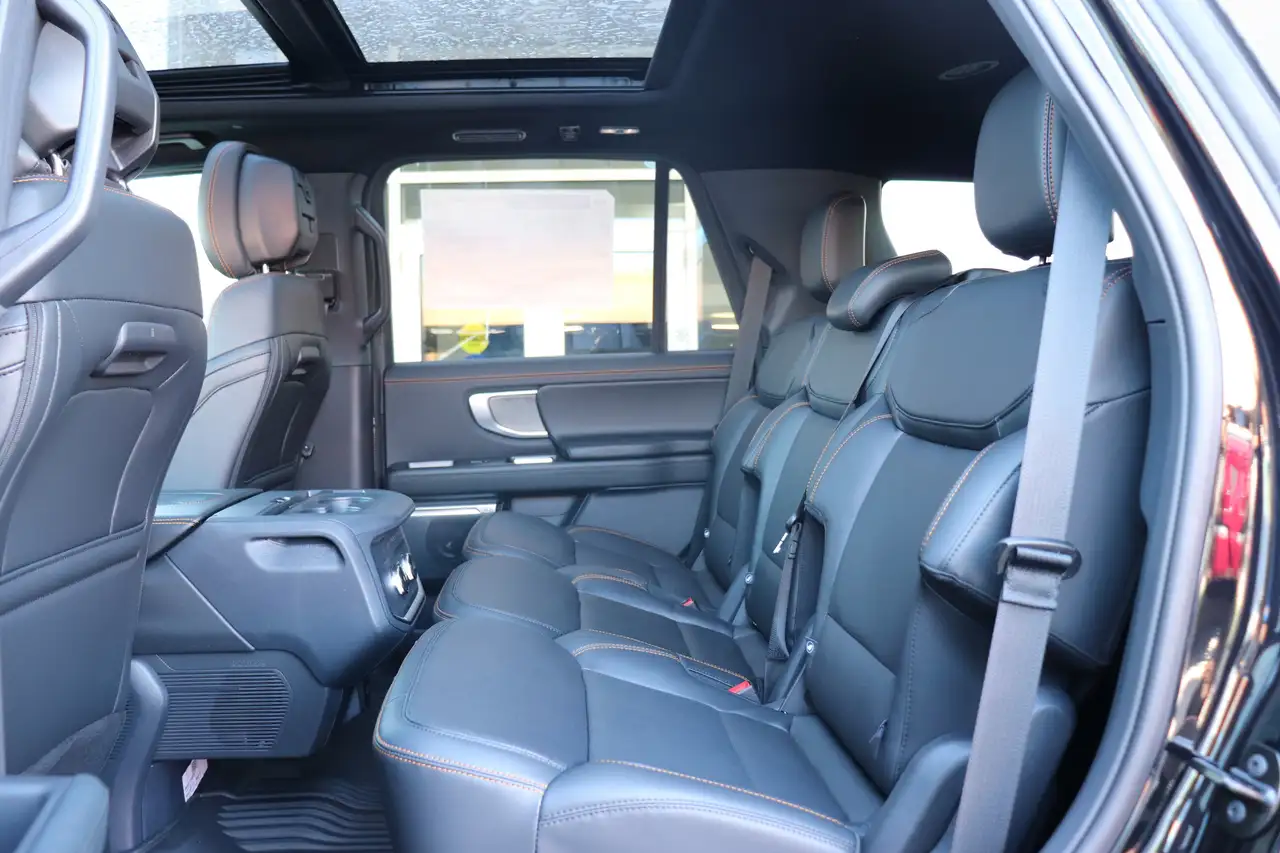 Ford Expedition снимка Ford Expedition