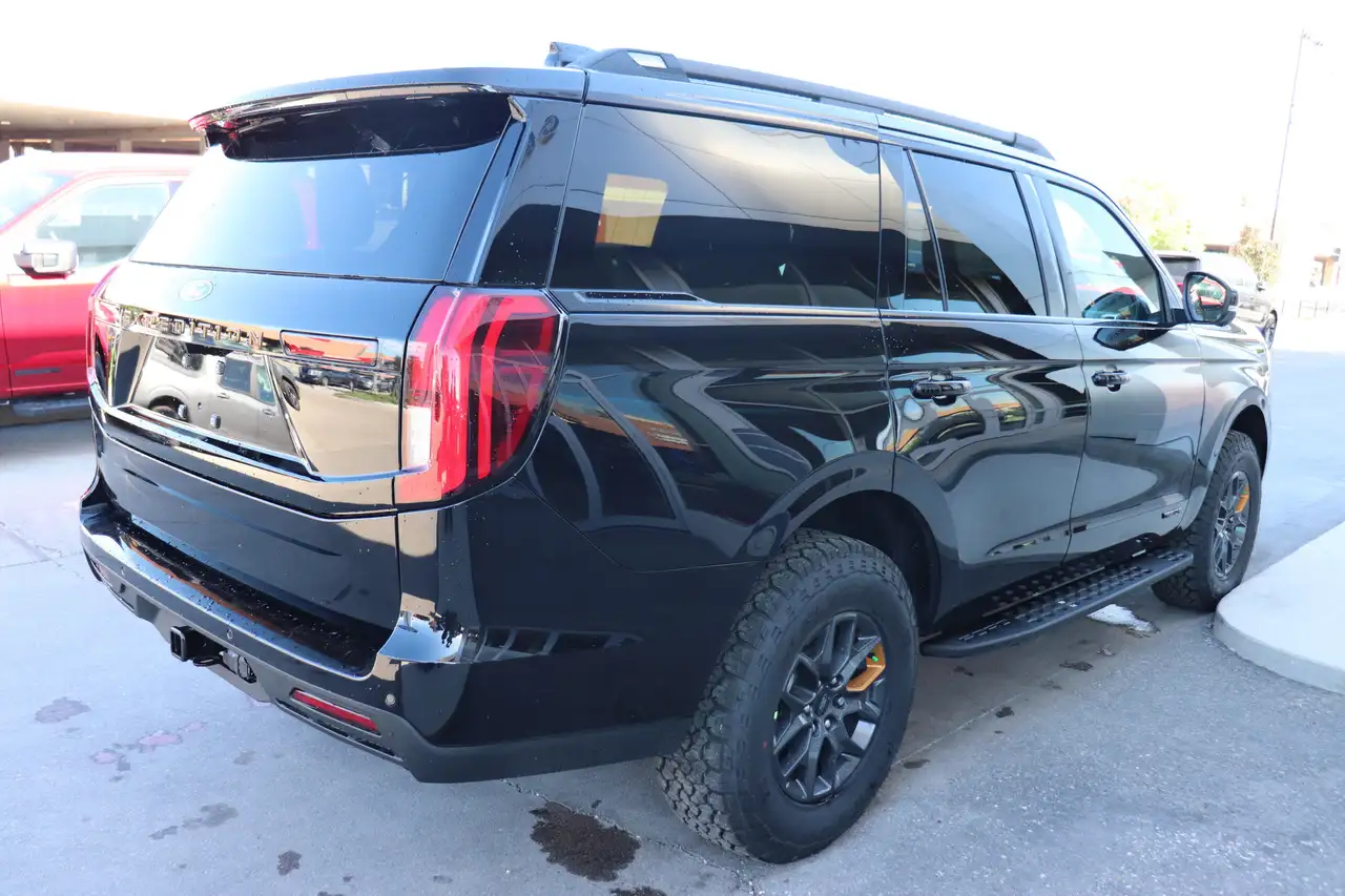 Ford Expedition снимка Ford Expedition