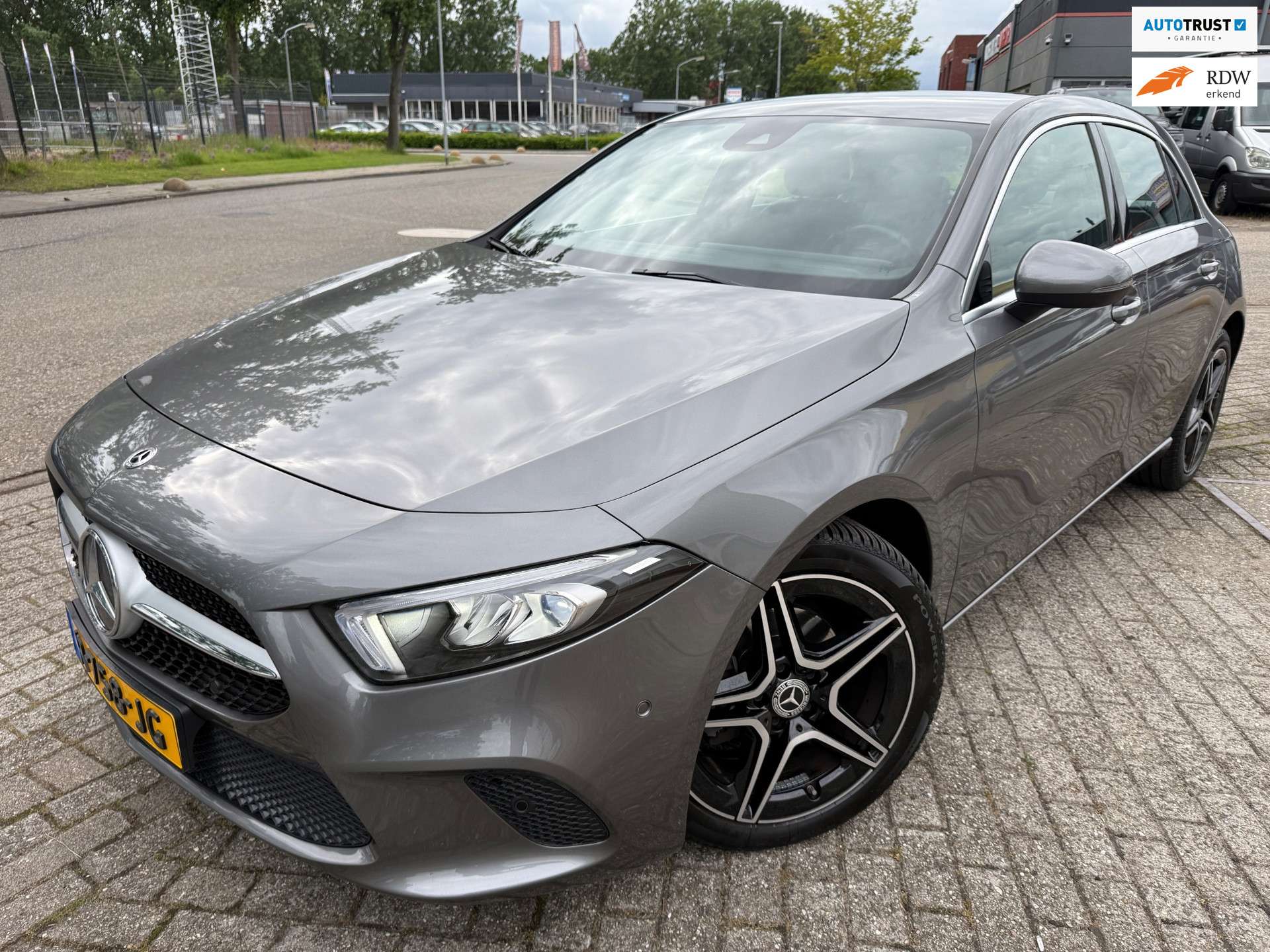Mercedes-Benz A 180