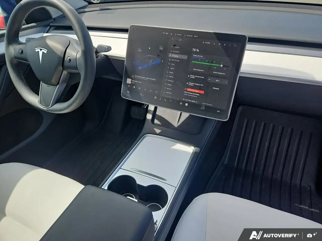 Tesla Model Y снимка Tesla Model Y