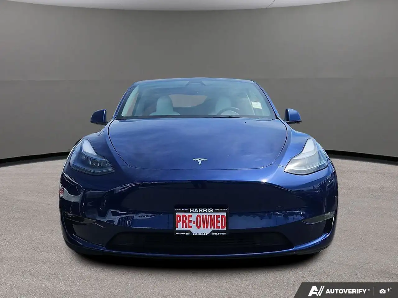 Tesla Model Y снимка Tesla Model Y