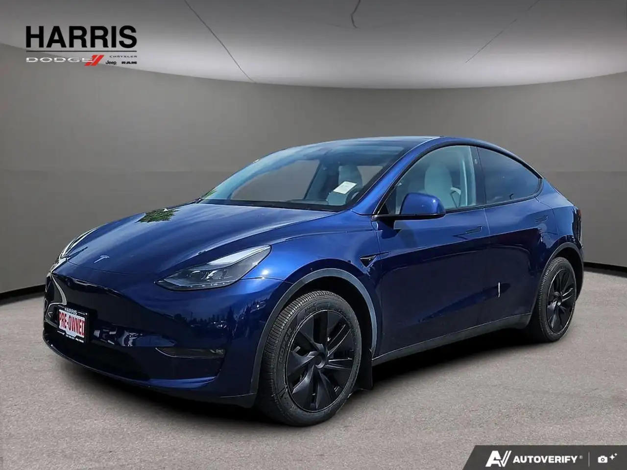 Tesla Model Y снимка Tesla Model Y