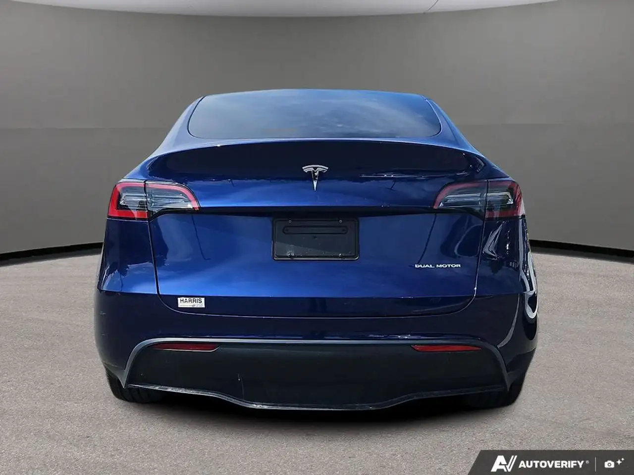 Tesla Model Y снимка Tesla Model Y