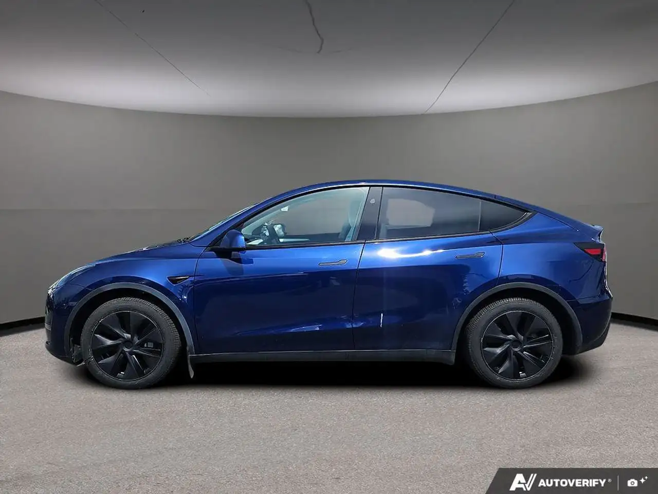 Tesla Model Y снимка Tesla Model Y