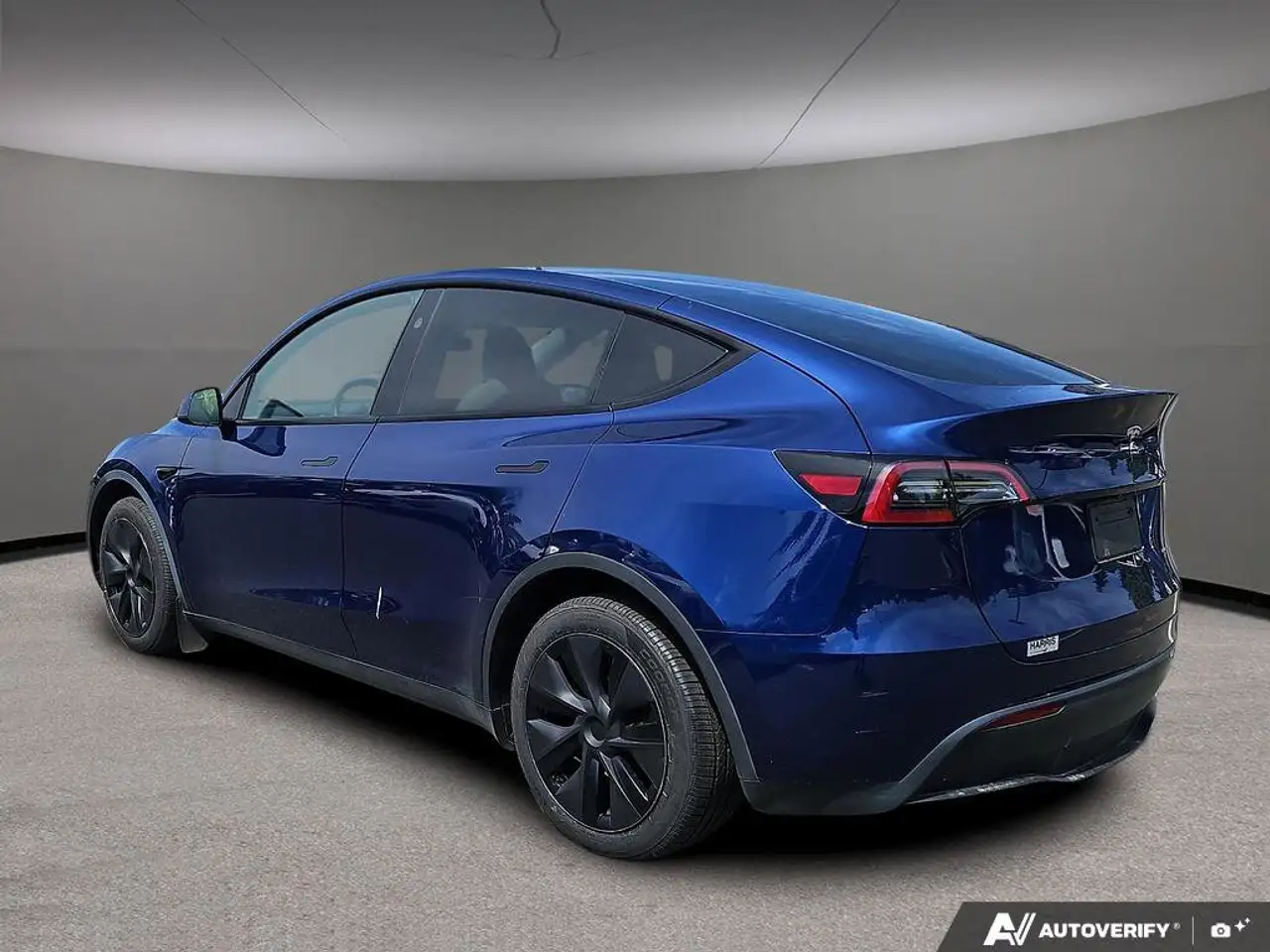 Tesla Model Y снимка Tesla Model Y