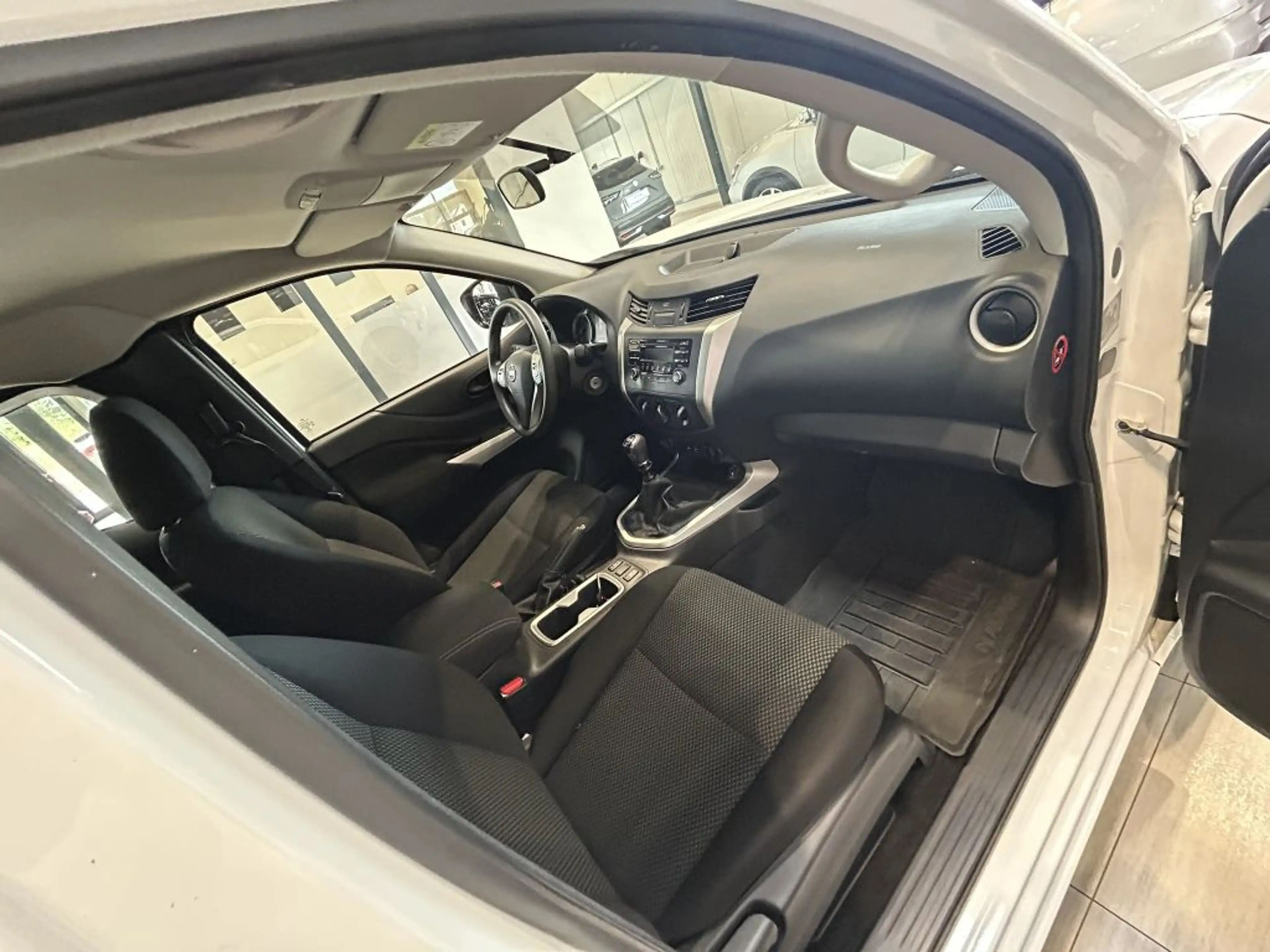 Nissan Navara KC 4x4 S&S Visia — photo 9