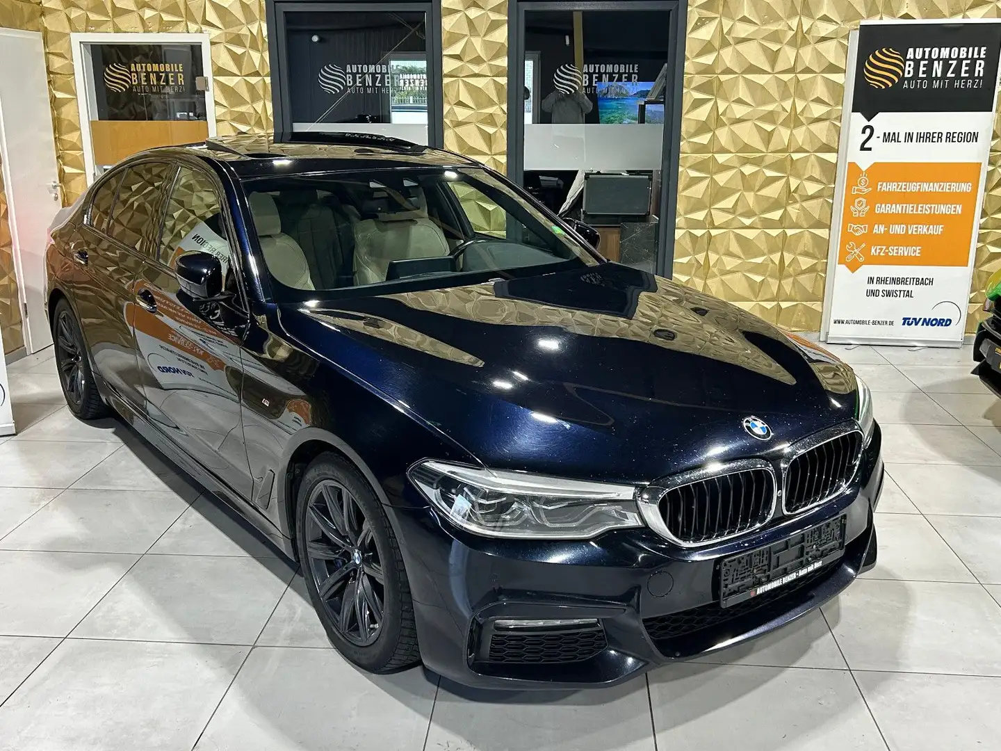 BMW 540 d xDrive M Sport/PANO/360°/MEMORY/8-FACH Černá - 2