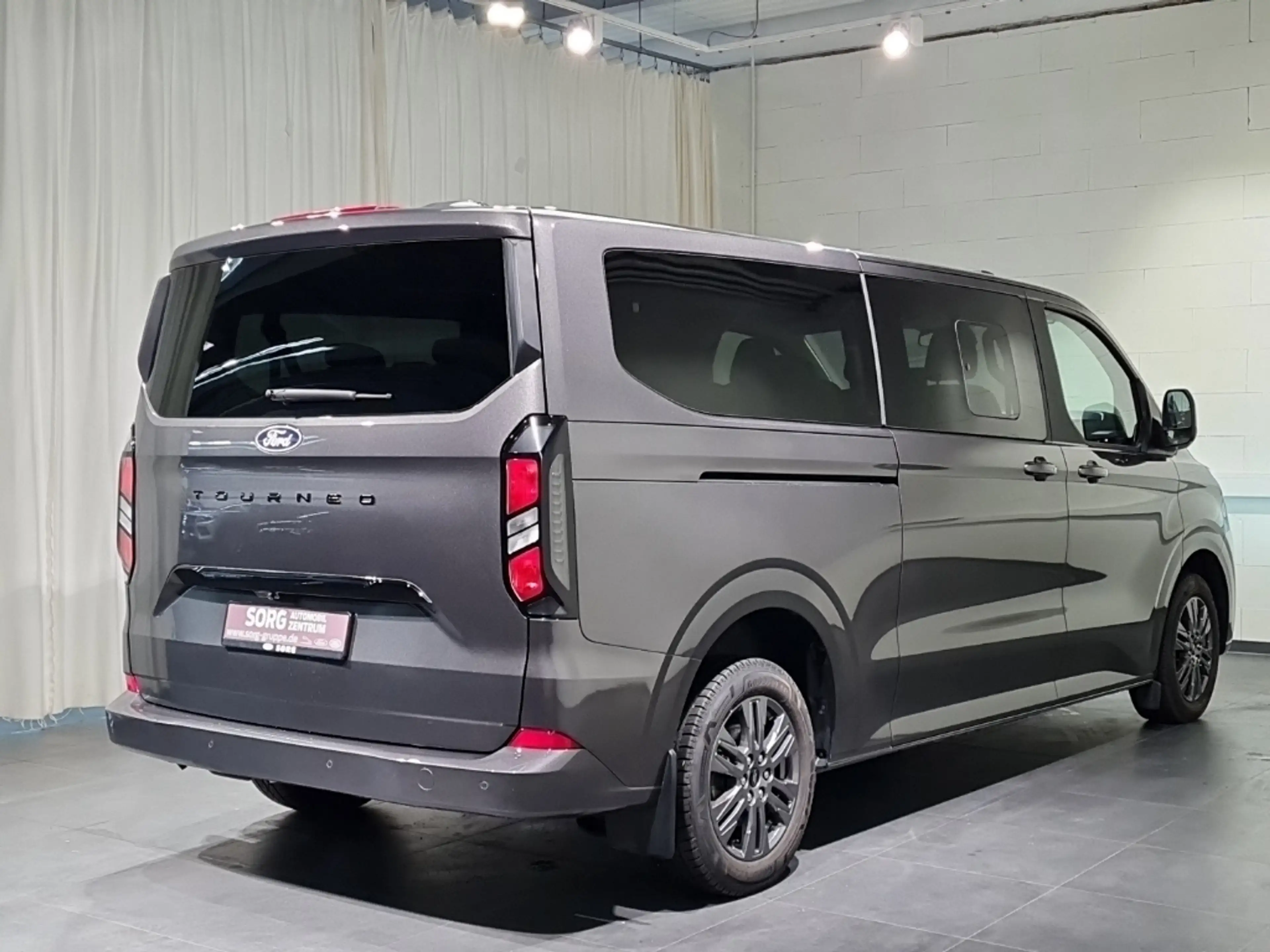 Ford Tourneo Custom 320L2 Titanium*AUTO*AHK*-39%* — photo 3