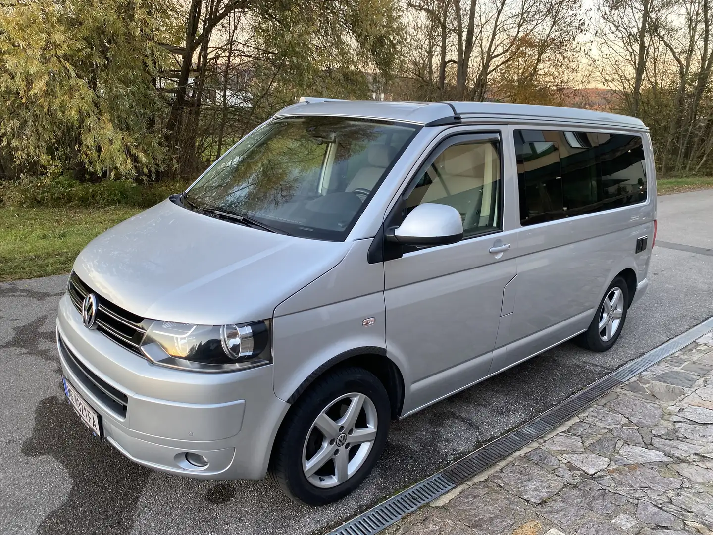Volkswagen T5 California - 1