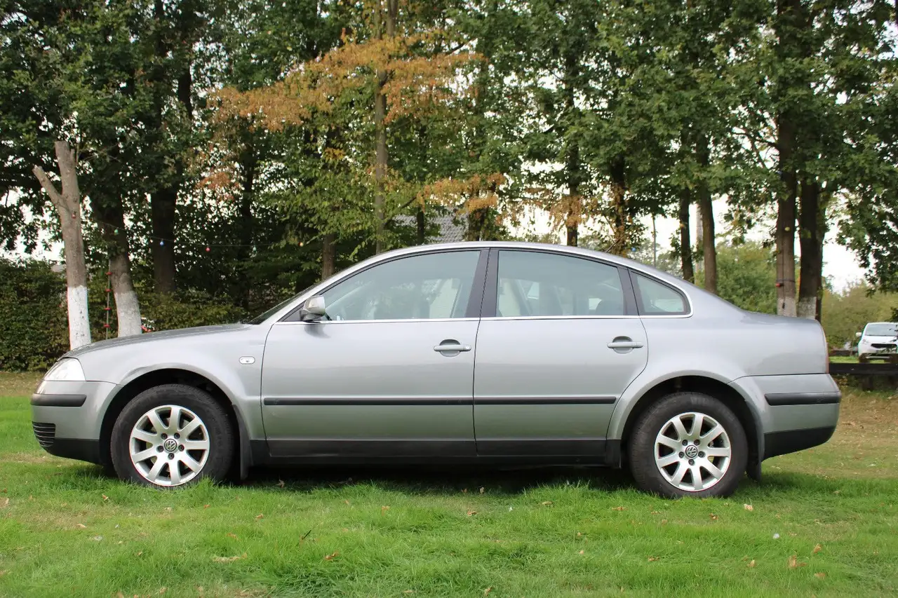 Volkswagen Passat 1.6 Basis, foto 2