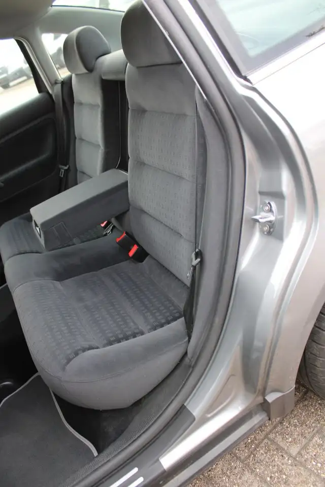 Volkswagen Passat 1.6 Basis, foto 12