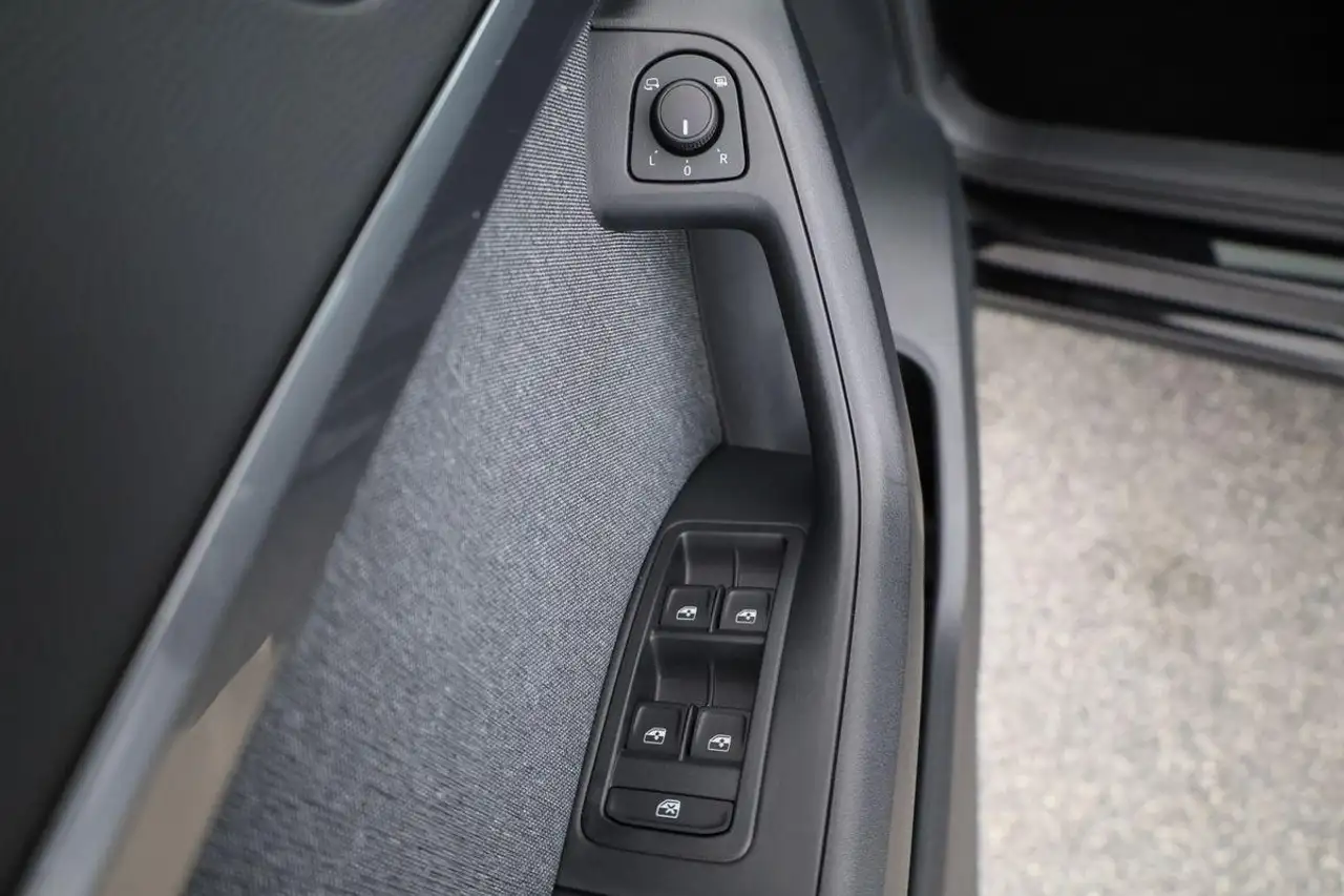 SEAT Ateca 1.5 TSI DSG Style, AHK, Navi, Kamera, el. Klappe 10
