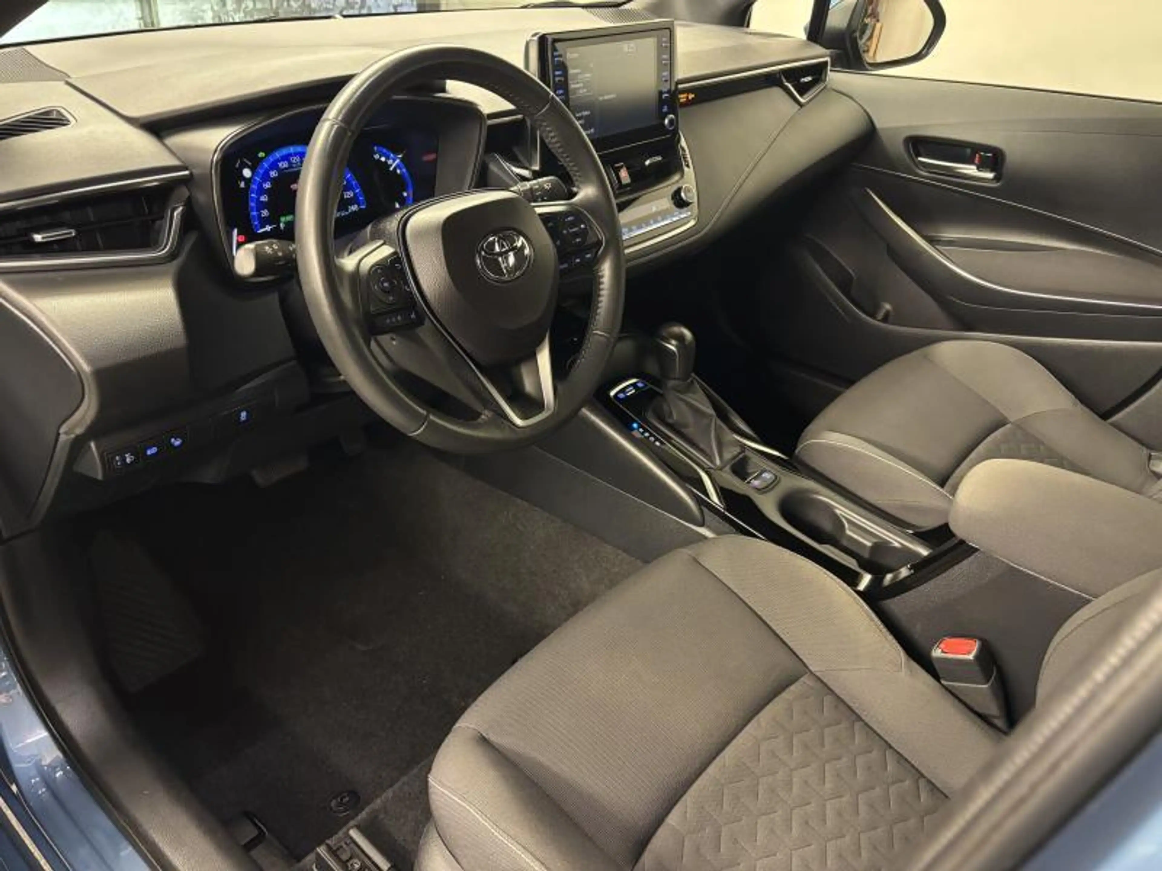 Toyota Corolla Dynamic — photo 4