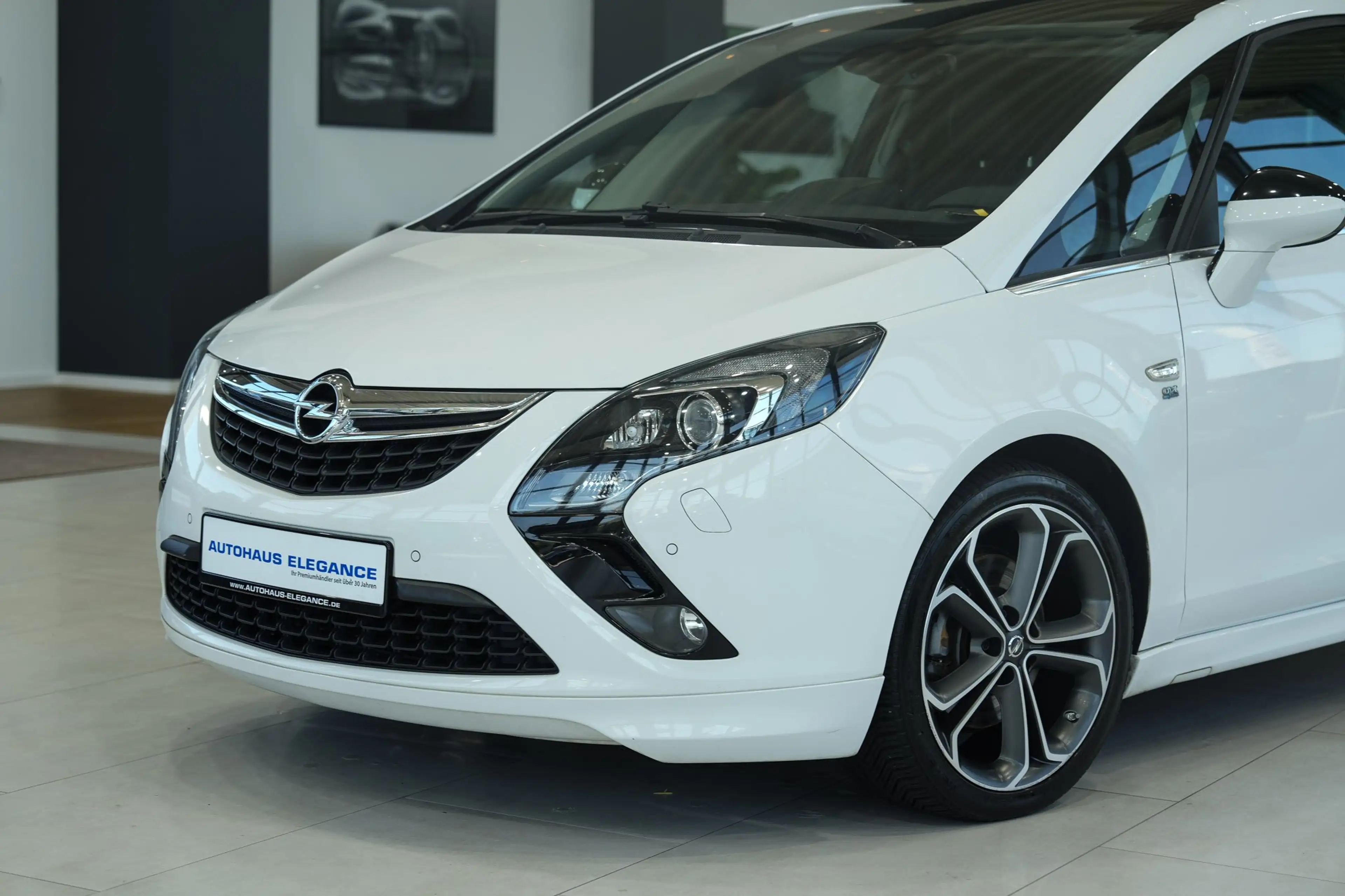 Opel Zafira Tourer Innovation*7-SITZER*PANO*KAMERA* — photo 3