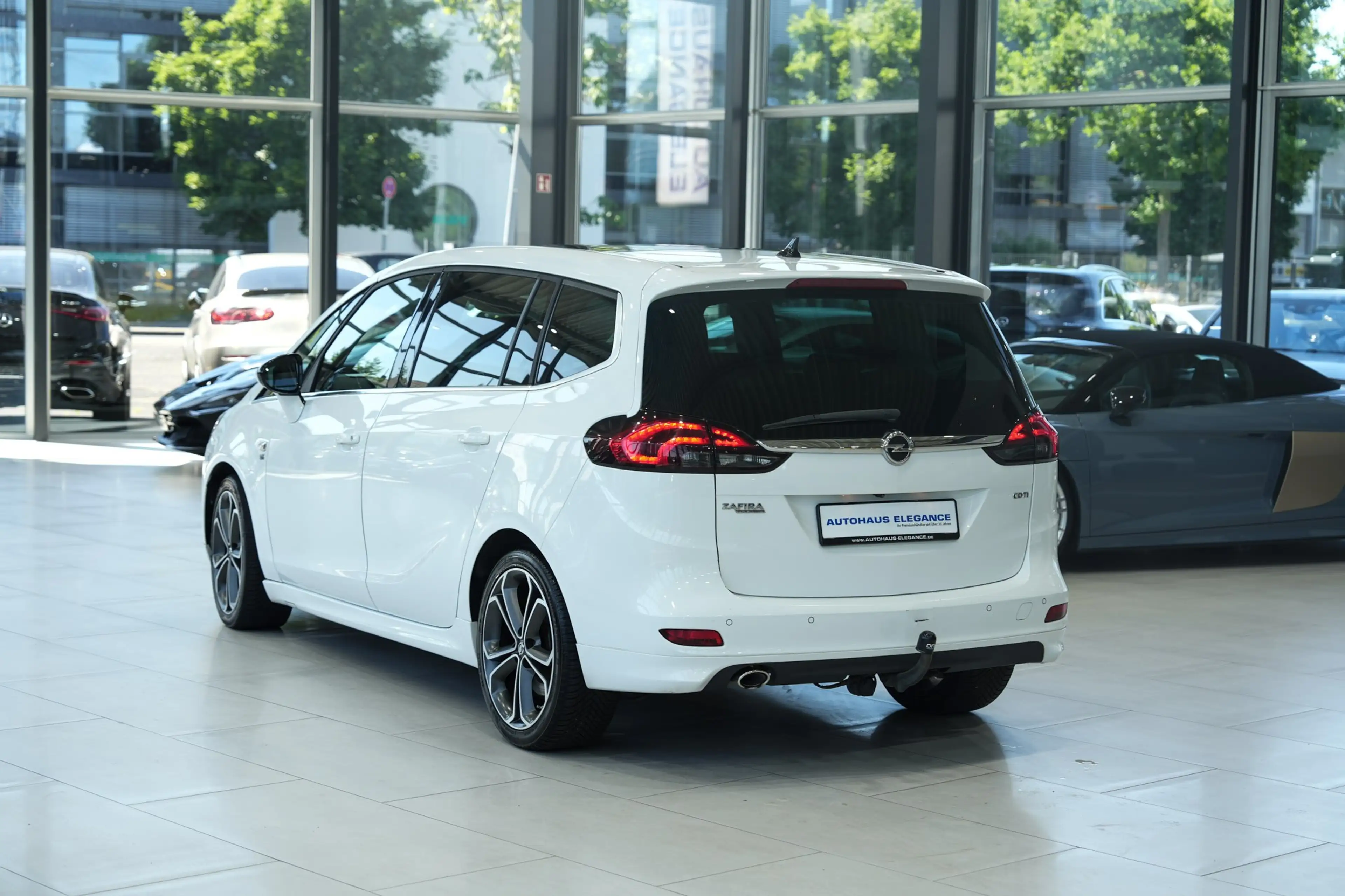 Opel Zafira Tourer Innovation*7-SITZER*PANO*KAMERA* — photo 8