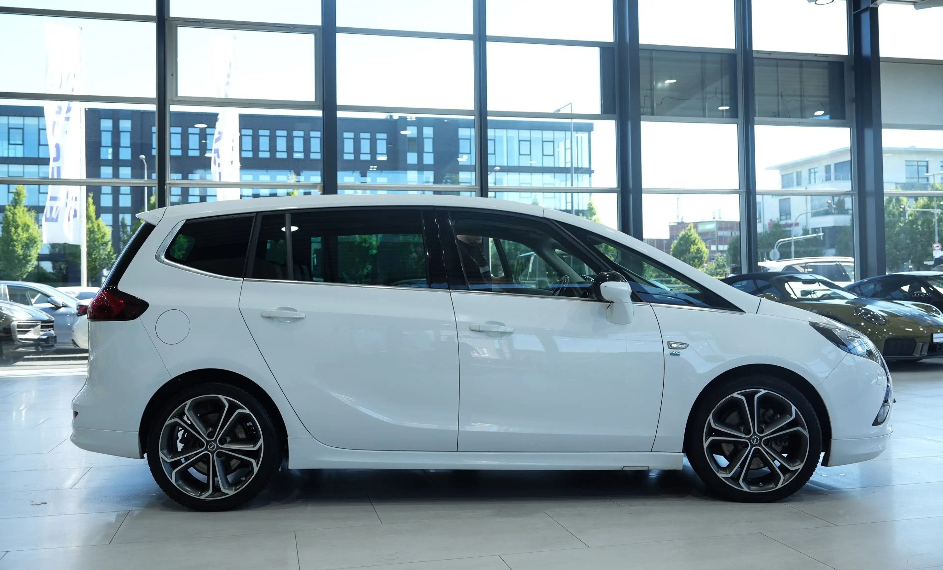 Opel Zafira Tourer Innovation*7-SITZER*PANO*KAMERA* — photo 5