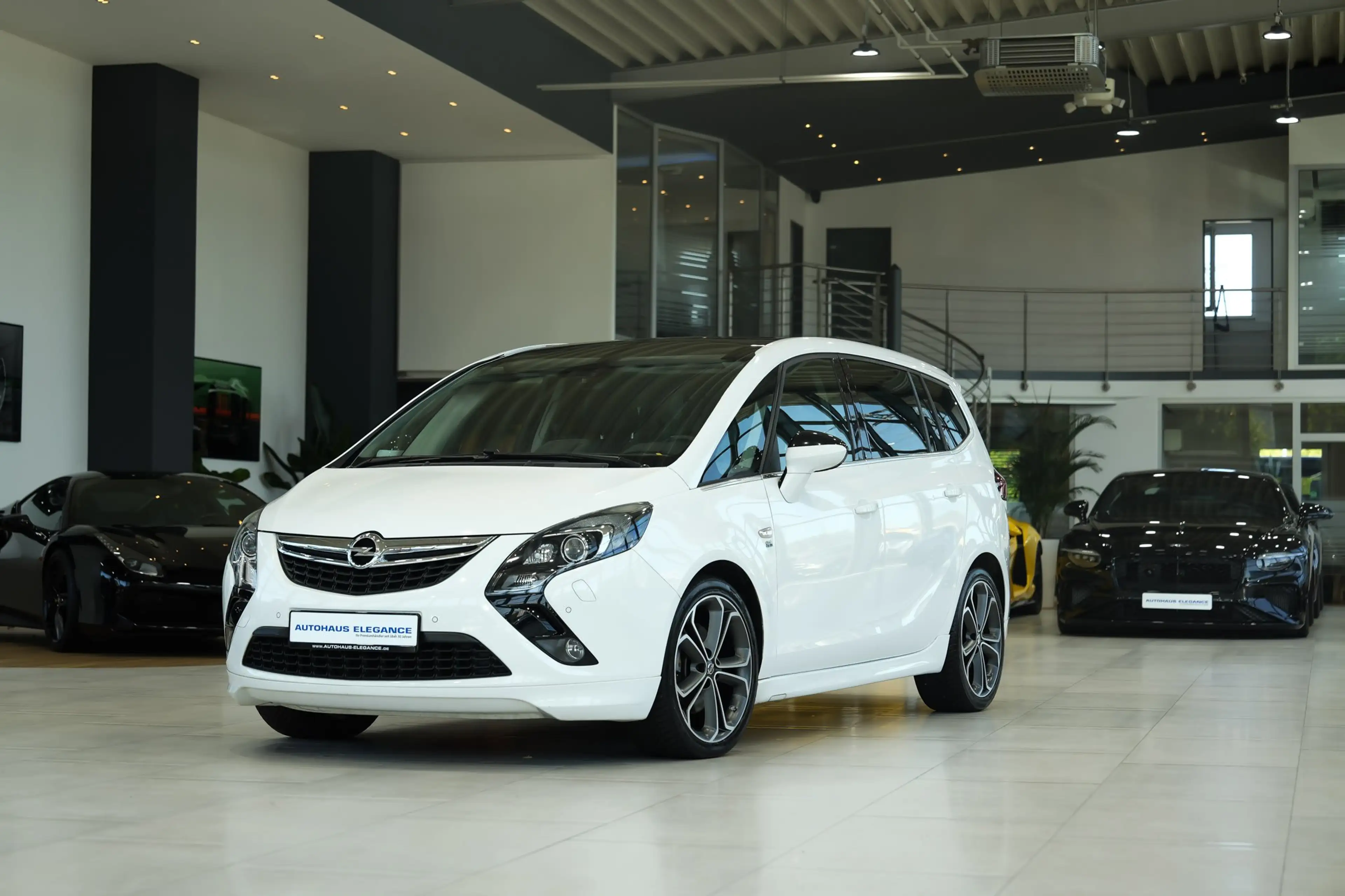 Opel Zafira Tourer Innovation*7-SITZER*PANO*KAMERA*