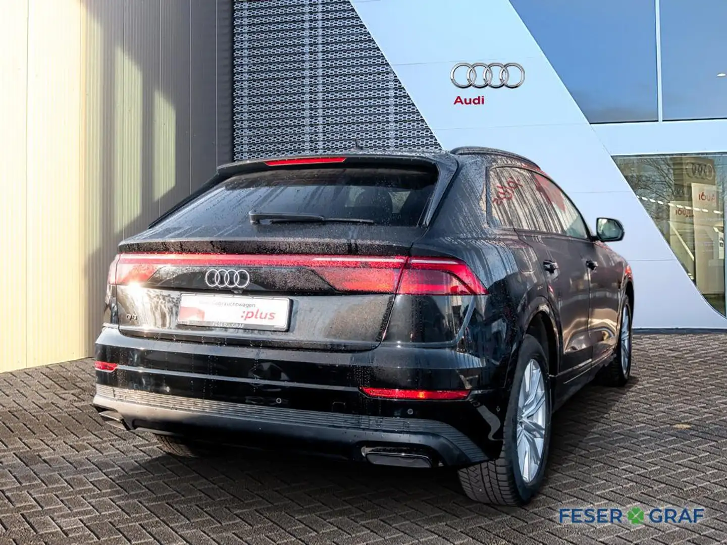 Audi Q8 45 TDI /Matrix/Leder/adAIR/HuD/AHK Schwarz - 2