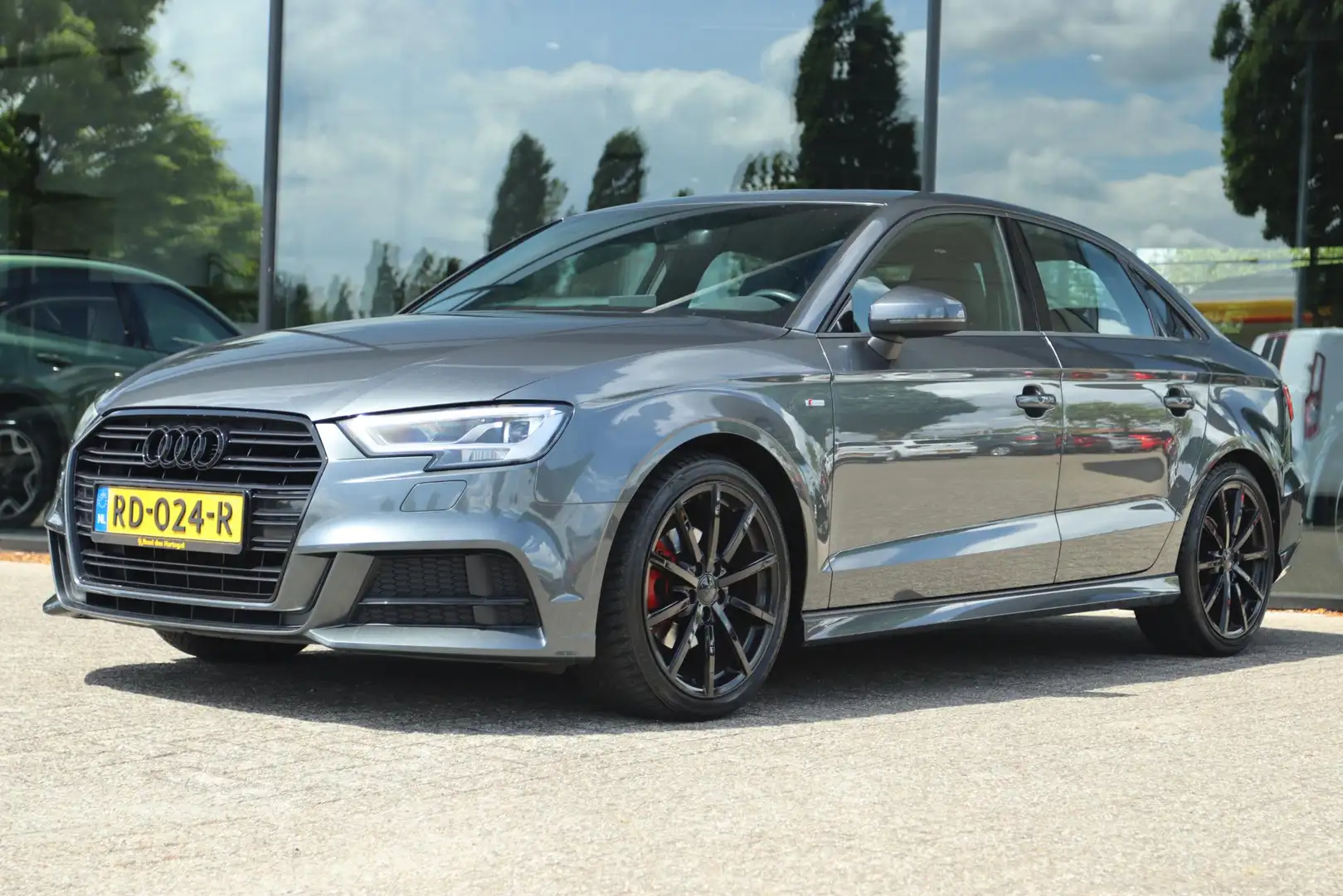 Audi A3 LIMOUSINE 1.0 TFSI SPORT S-LINE EDITION | LED |  N Grijs - 1