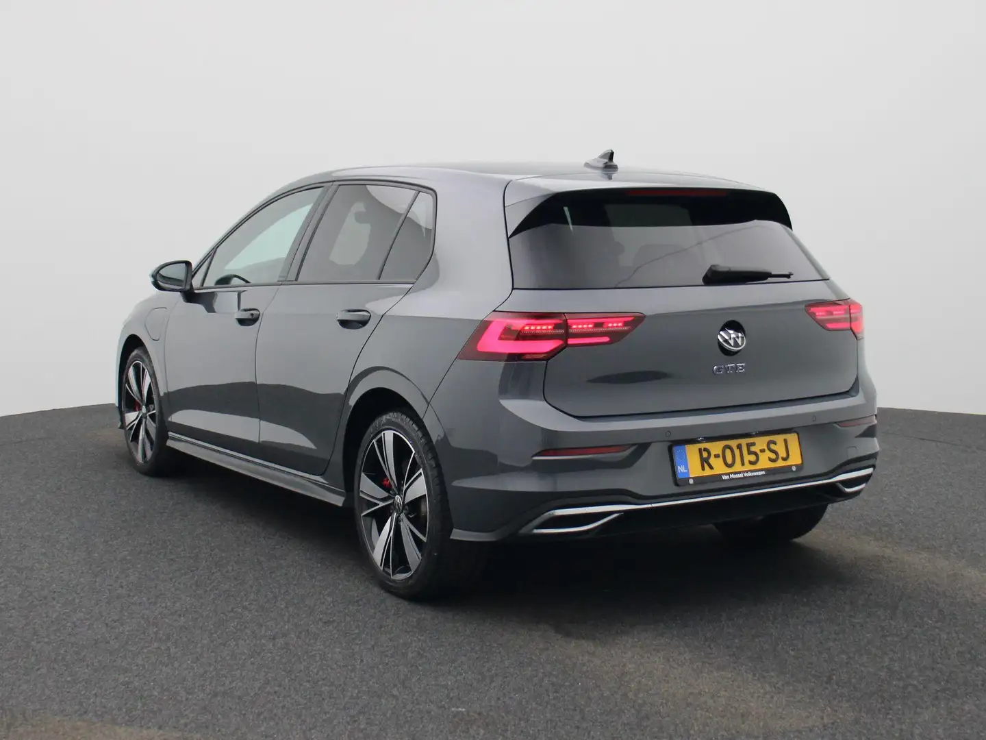 Volkswagen Golf GTE 1.4 eHybrid 245 PK | Automaat | | Navigatie | Appl Gris - 2