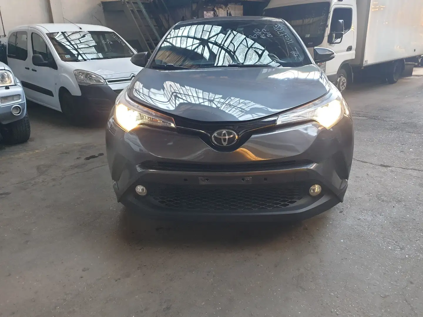 Toyota C-HR 1.2 Turbo 2WD C-Show CVT Gri - 2