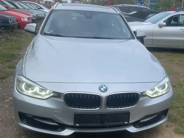 BMW 318 318 d Sport-Line Touring, Leder, Navi, Pano, Xenon