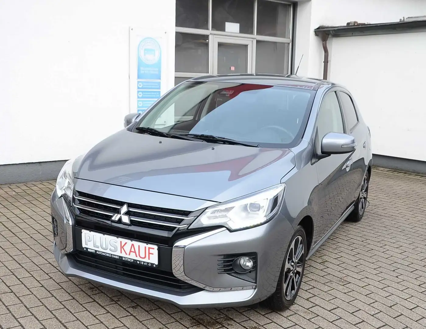 Mitsubishi Space Star TOP 1.2 MIVEC ClearTec 5-Gang Szürke - 2