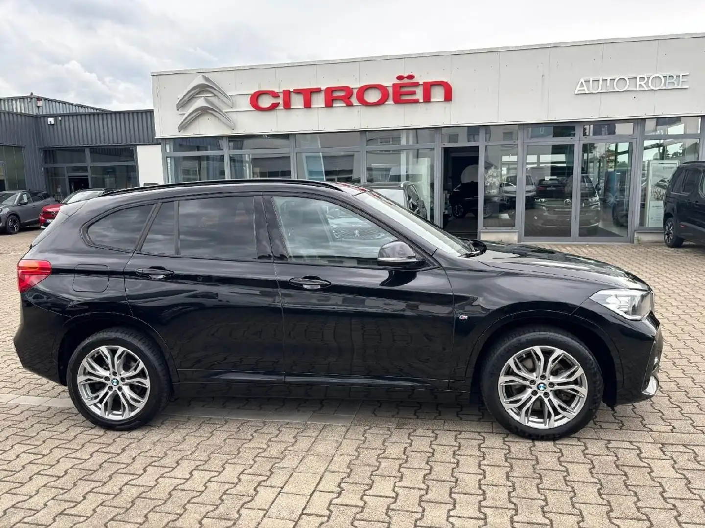 BMW X1 Baureihe X1 xDrive 25 d M Sport Automatik Noir - 2