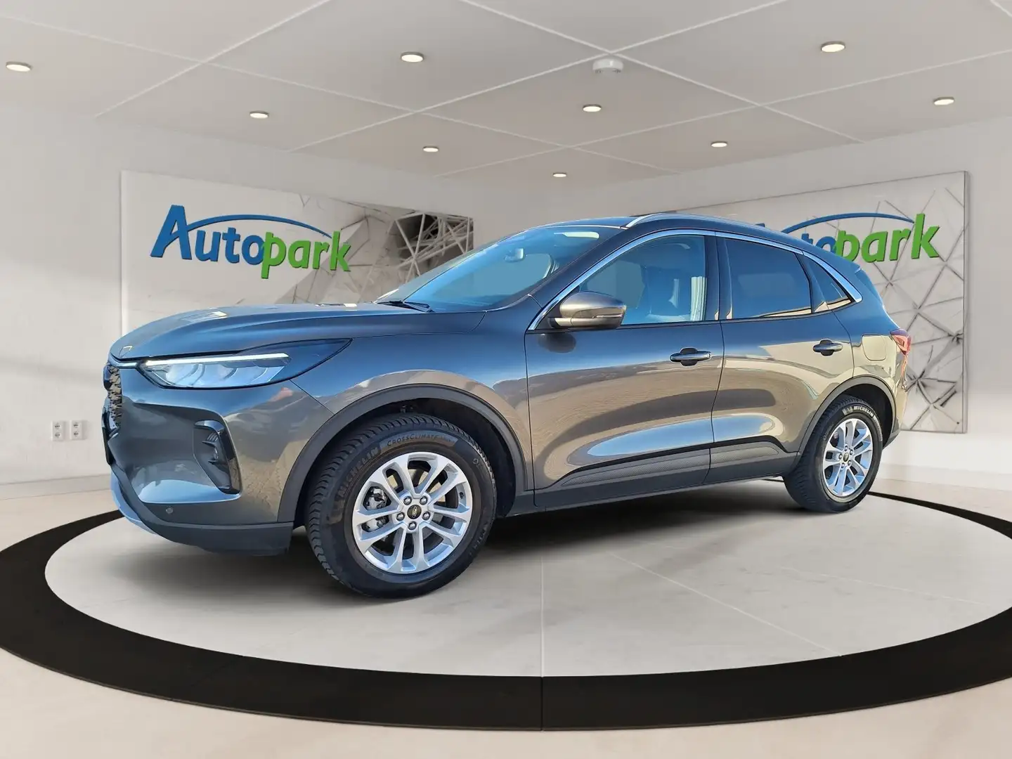 Ford Kuga Titanium Hybrid FHEV AWD Grau - 1