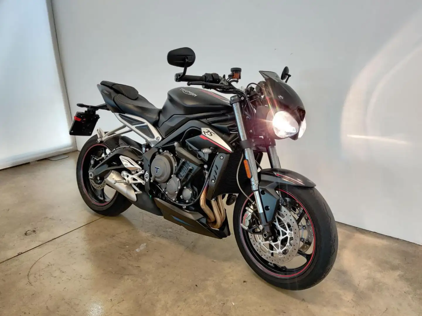 Triumph Street Triple 765 RS Nero - 2