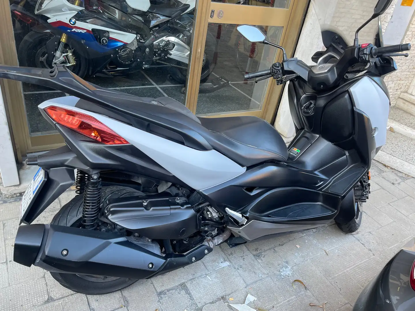 Yamaha X-Max 400 Grigio - 2