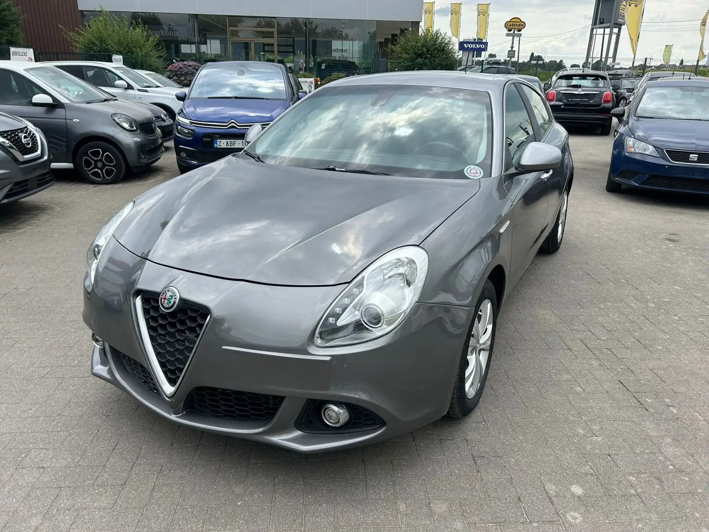 Alfa Romeo Giulietta 1.4 TB Impression Grijs - 1