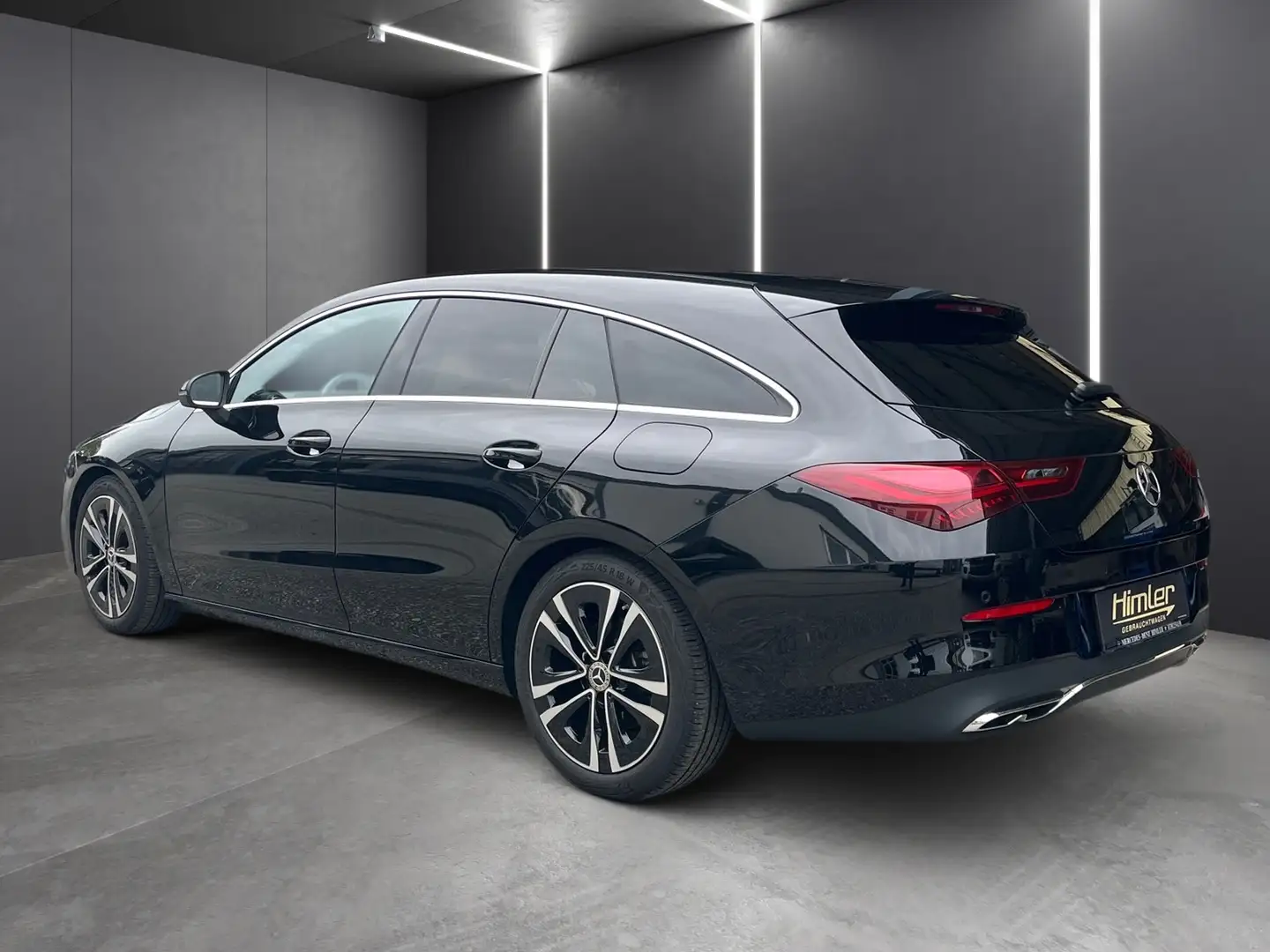 Mercedes-Benz CLA 180 Progressive Line Zwart - 2