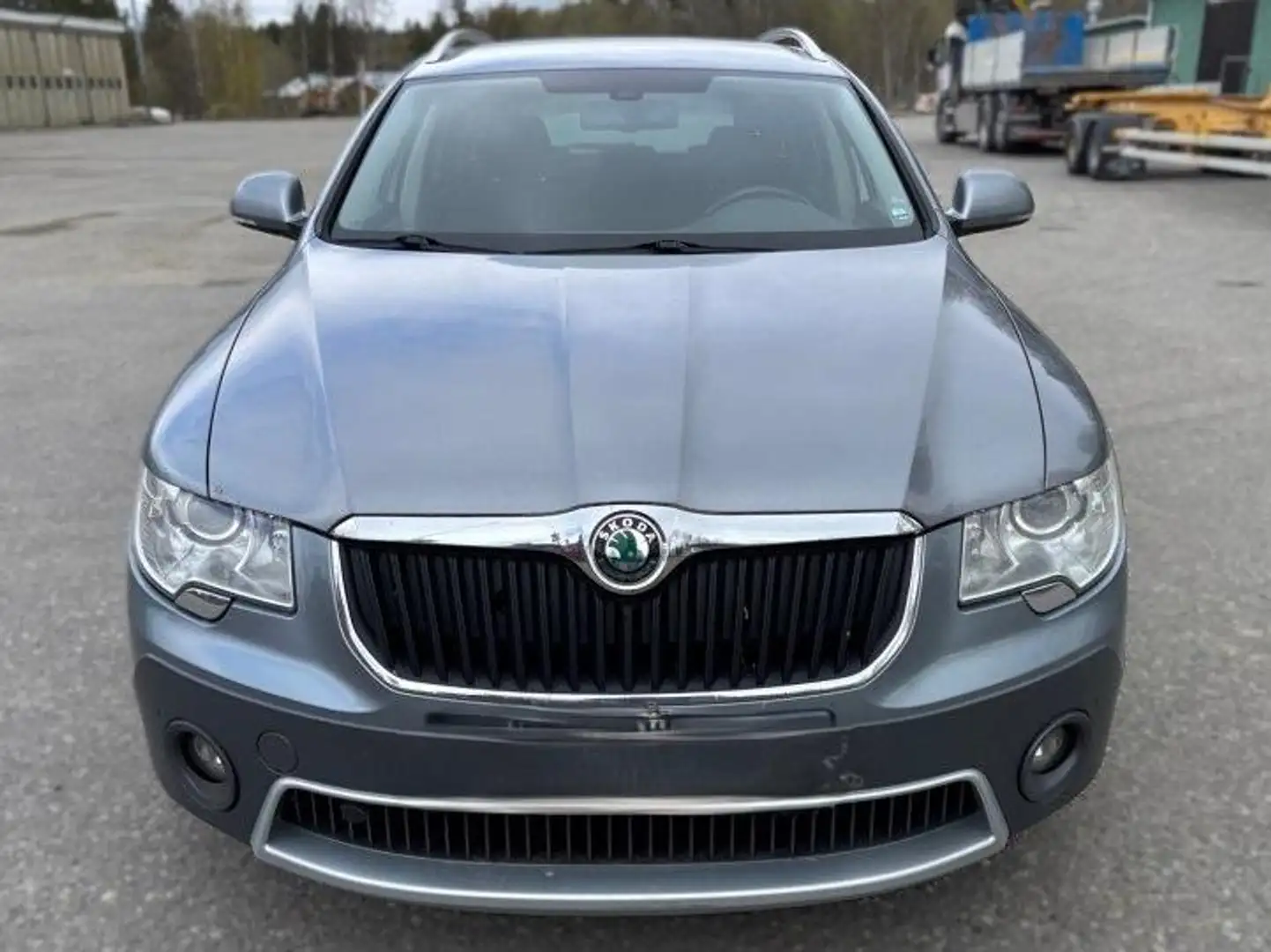 Skoda Superb Superb Combi 2.0 TDI 4x4 DSG Comfort Blau - 1