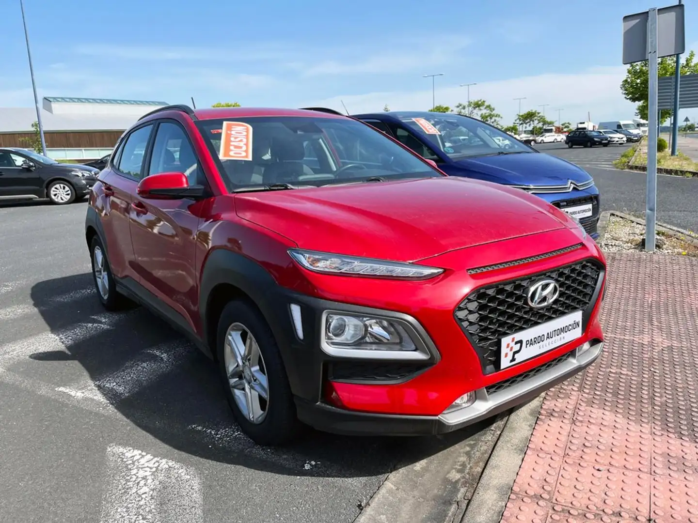 Hyundai KONA 1.0 TGDI Essence 4x2 Rojo - 1