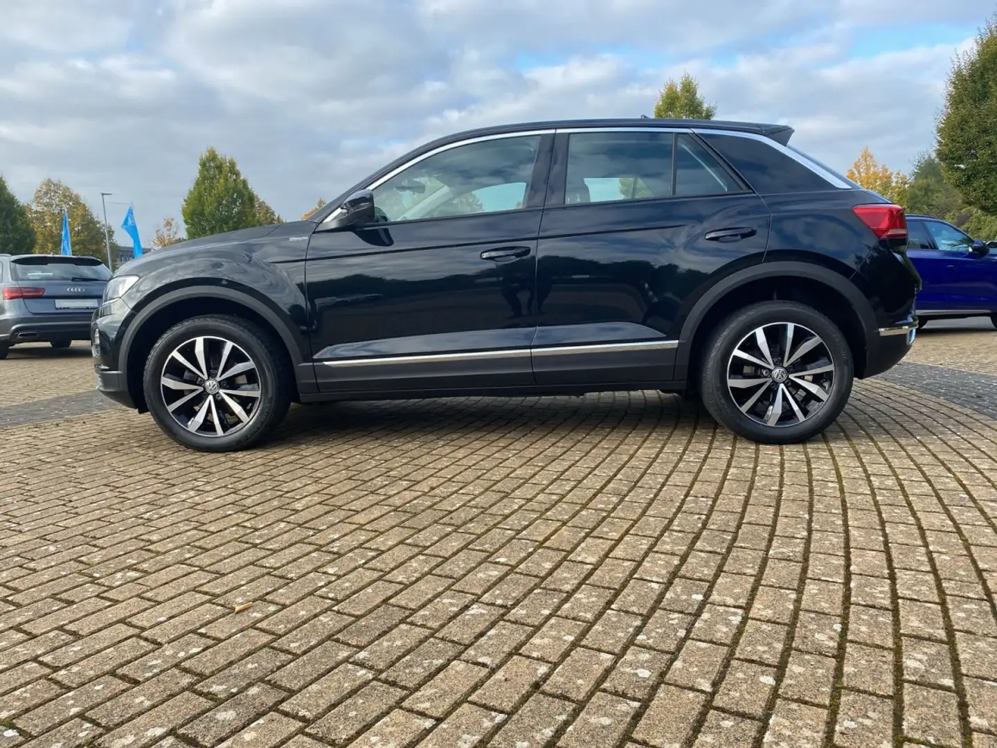 Volkswagen T-Roc 1.0 TSI Style*ACC*NAVI*PDC*SHZ* Klima Navi Schwarz - 2