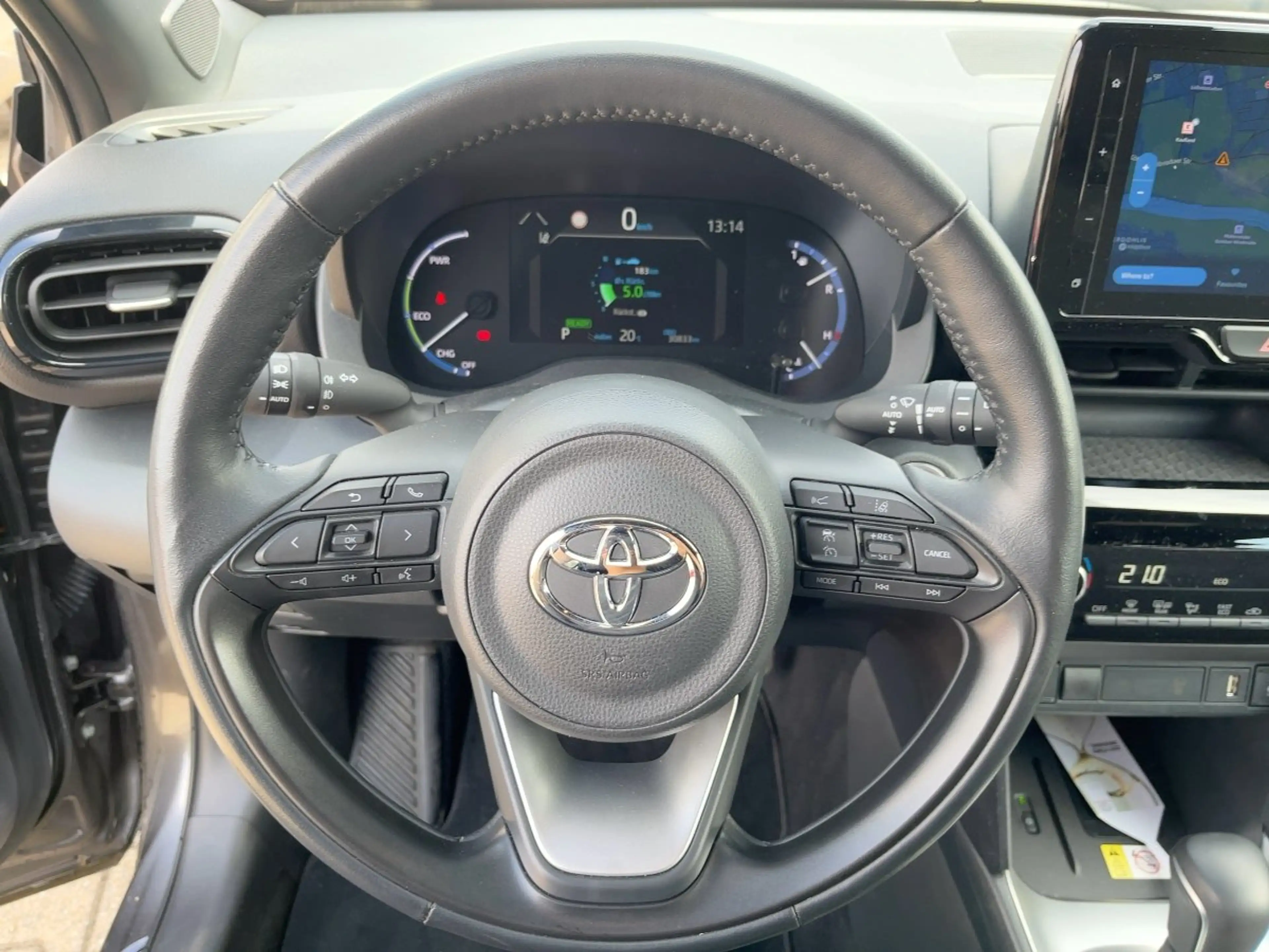 Toyota Yaris Cross 1.5 Hybrid FWD Team D AHK*Navi*ACC — photo 14