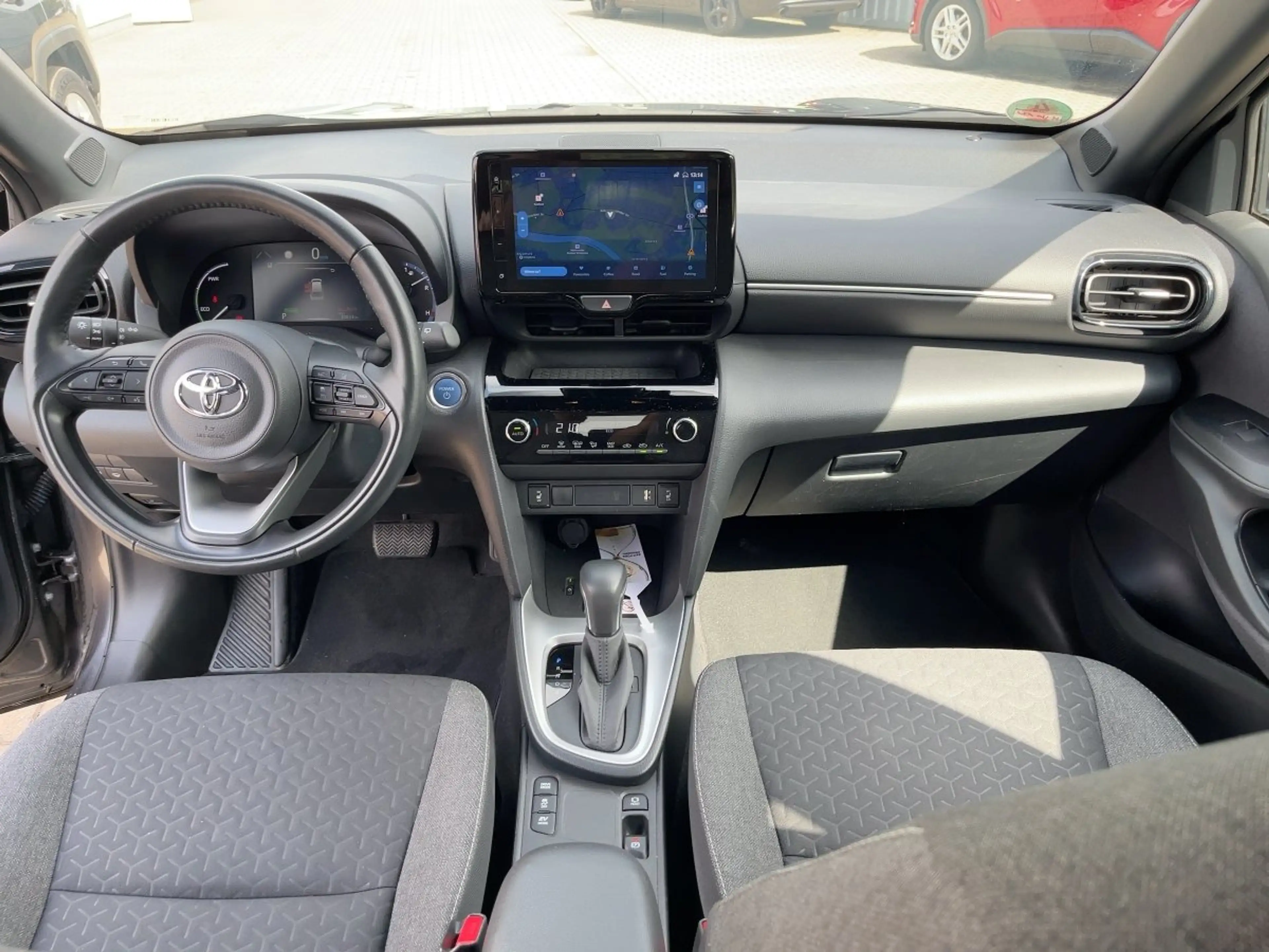 Toyota Yaris Cross 1.5 Hybrid FWD Team D AHK*Navi*ACC — photo 13