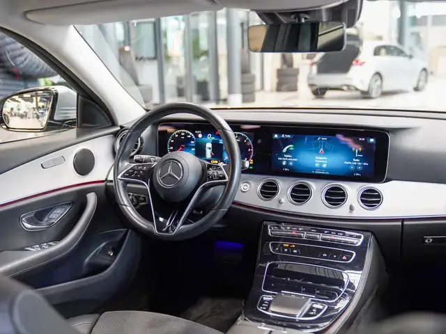 Mercedes-Benz E-Class view 10