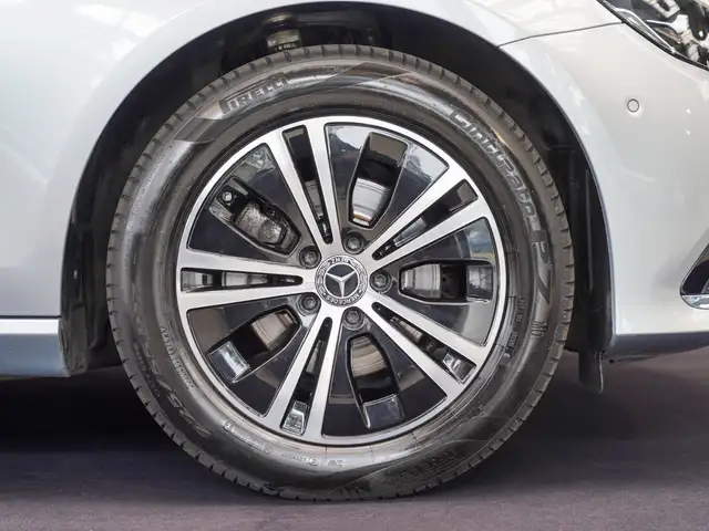 Mercedes-Benz E-Class view 2