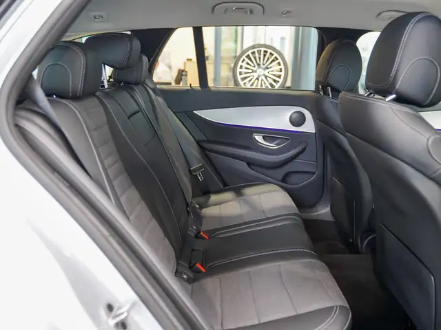 Mercedes-Benz E-Class view 11