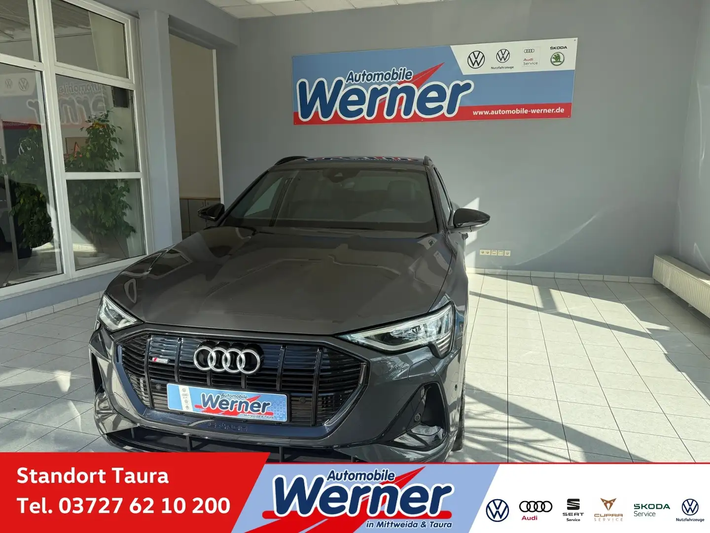 Audi e-tron Sportback S line 55 quattro AHK Werksgarantie Grau - 1