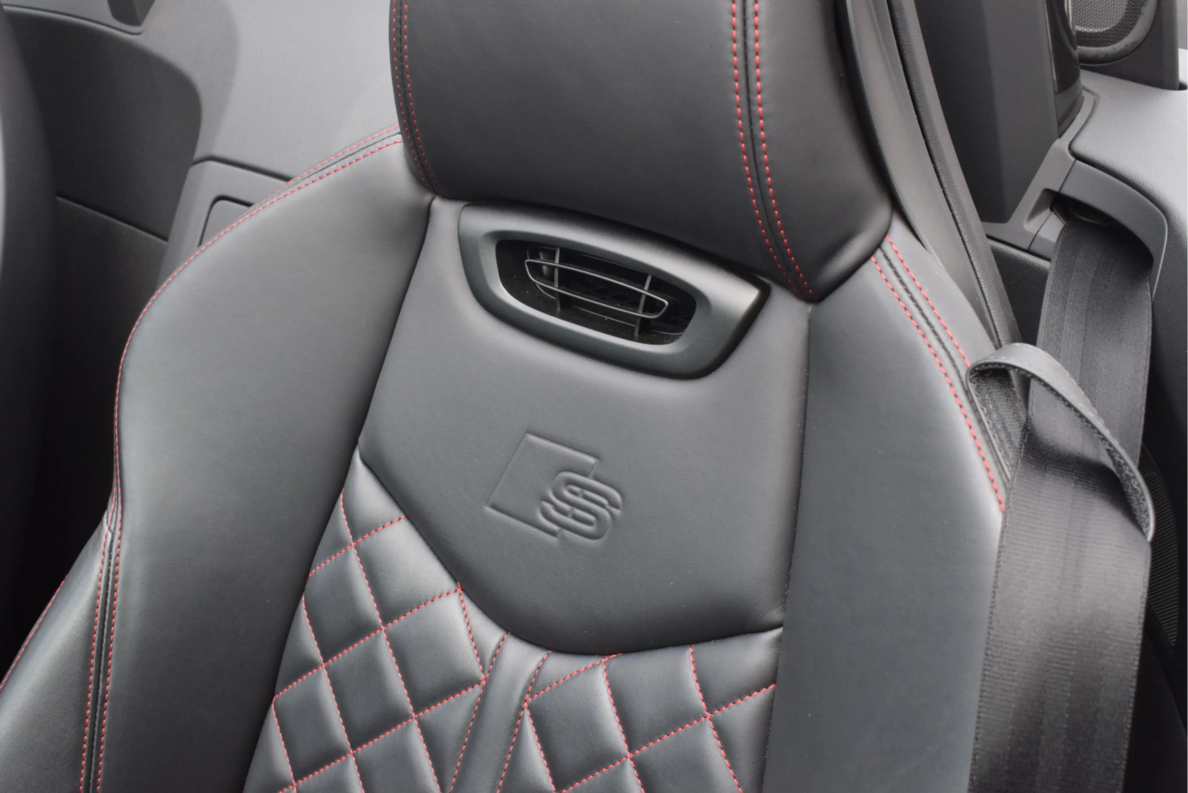 Audi TTS Roadster 2.0 TFSI Quattro Competition | RS stoelen — photo 9