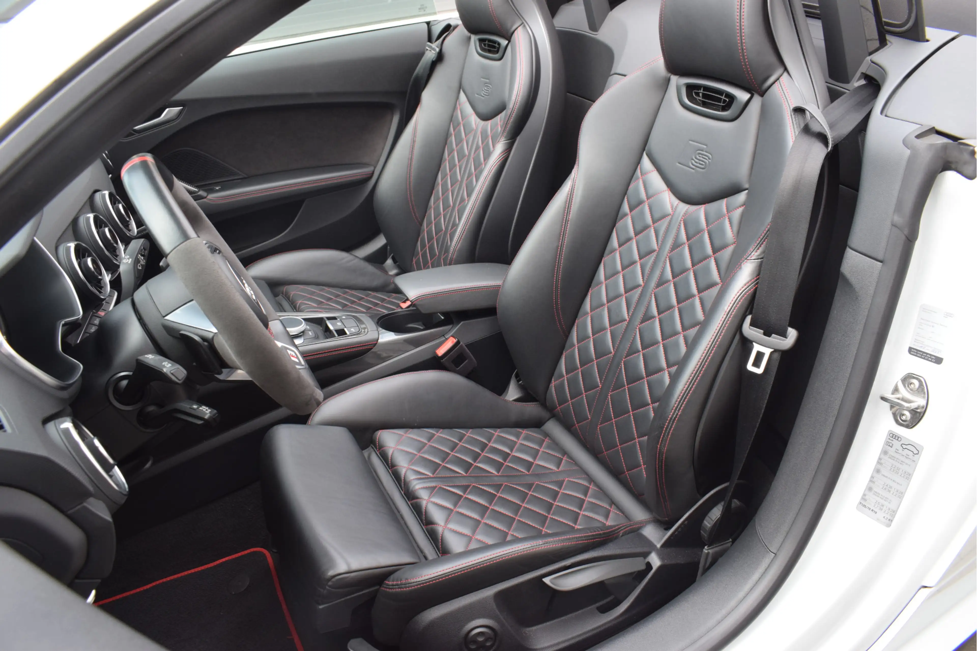 Audi TTS Roadster 2.0 TFSI Quattro Competition | RS stoelen — photo 7