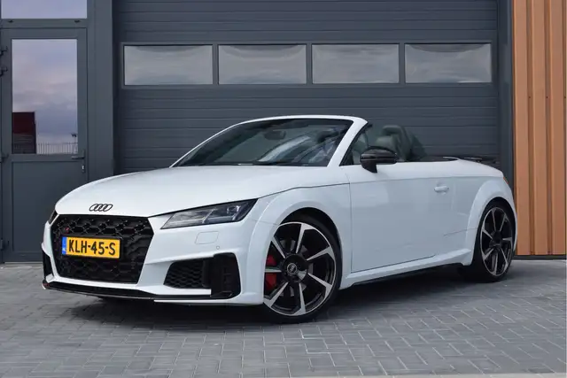 Audi TTS Roadster 2.0 TFSI Quattro Competition | RS stoelen