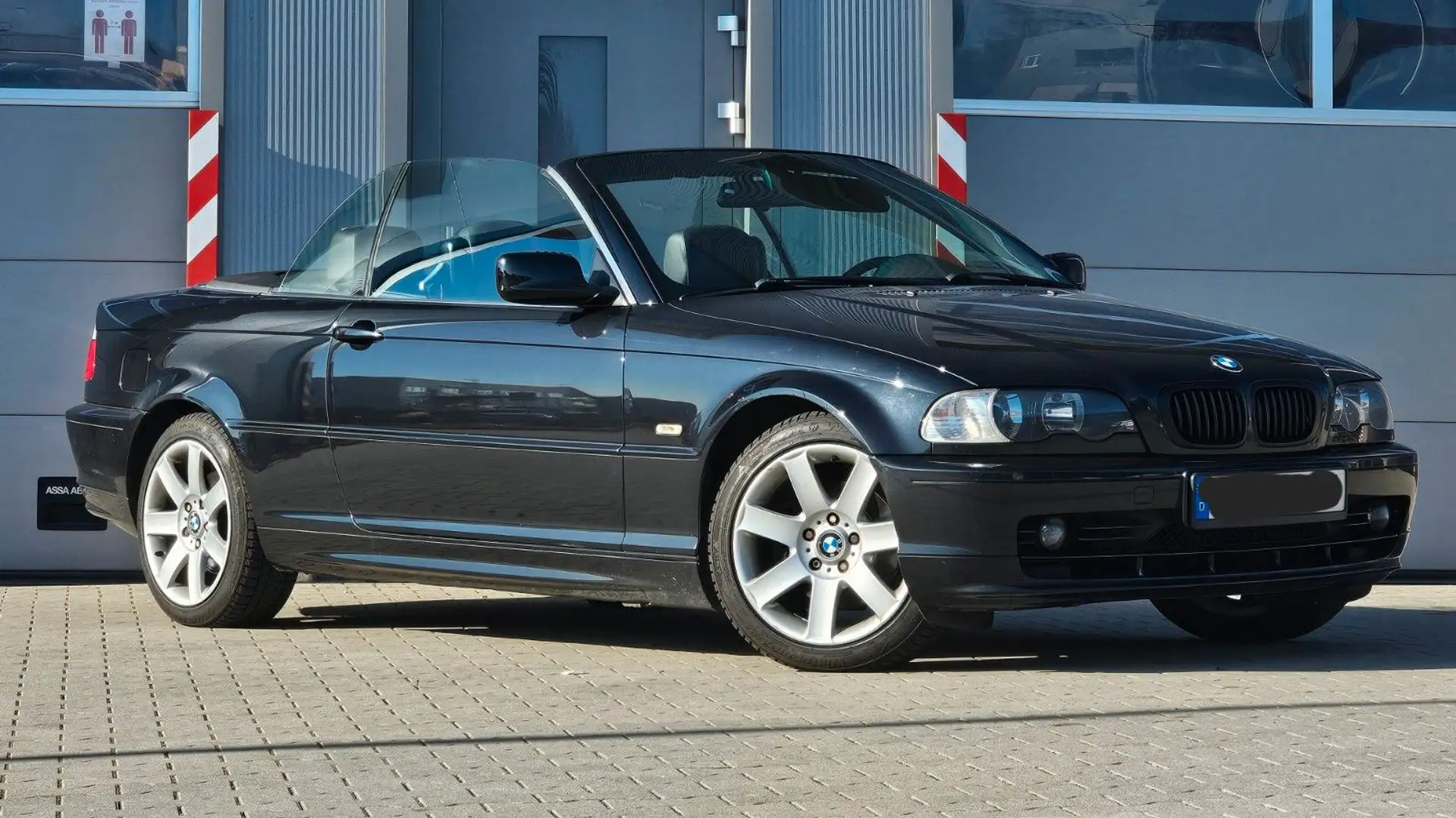 BMW 325 Ci Cabrio Leder Navi Shzg Klima Hardtop Schwarz - 1