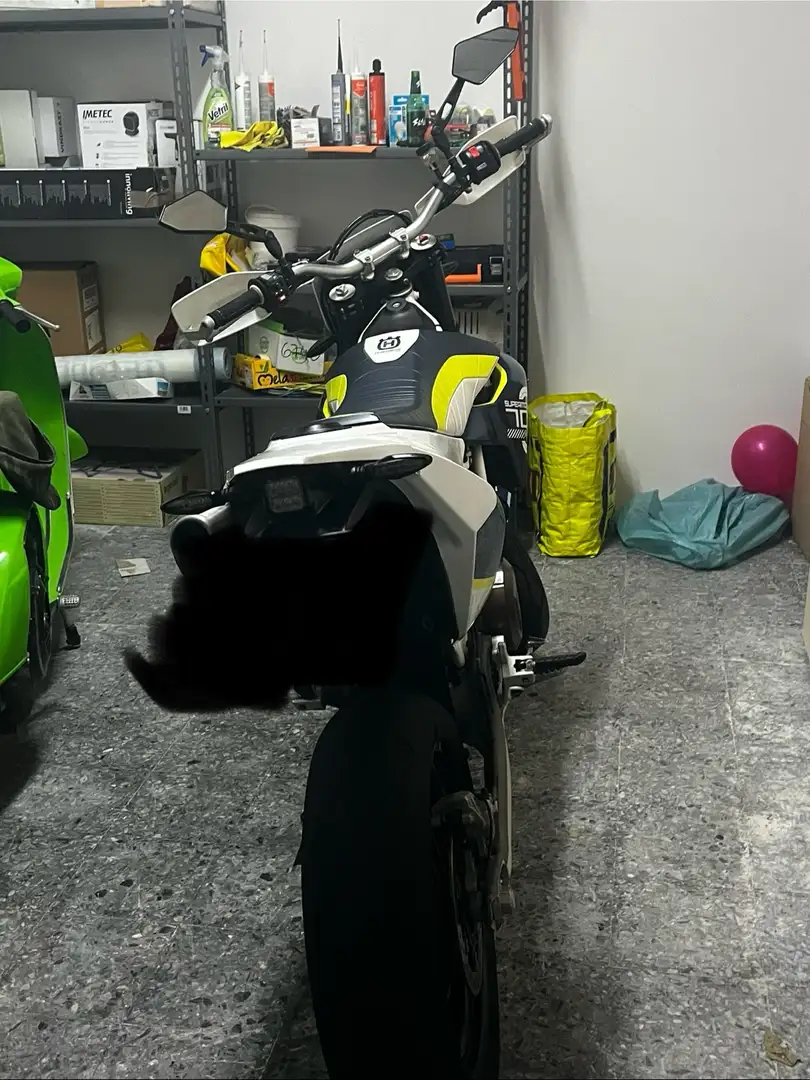 Husqvarna 701 Supermoto - 2
