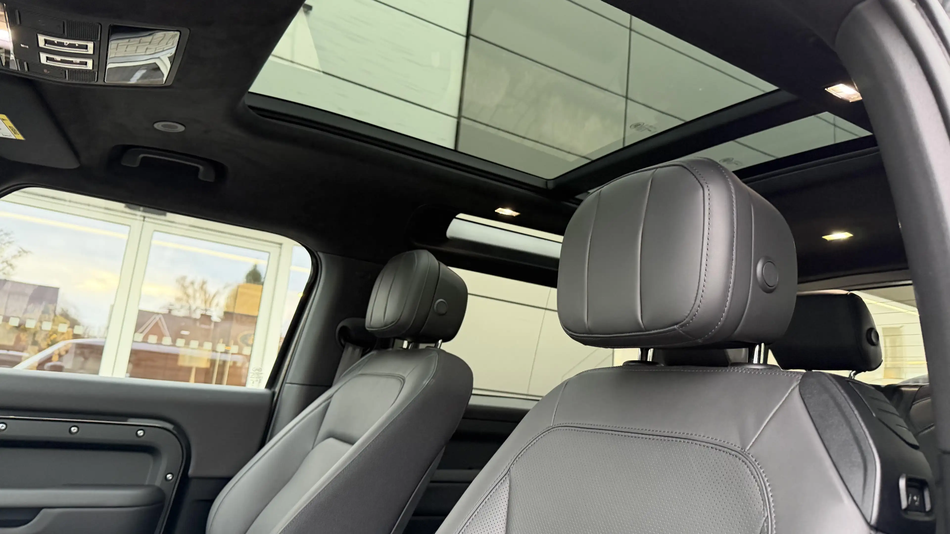 Land Rover Defender 90 P425 X Lichte Vracht mogelijk — photo 8
